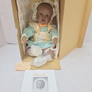 Vintage Ashton-Drake Yolanda’s Picture Perfect Babies "Danielle" Doll W COA